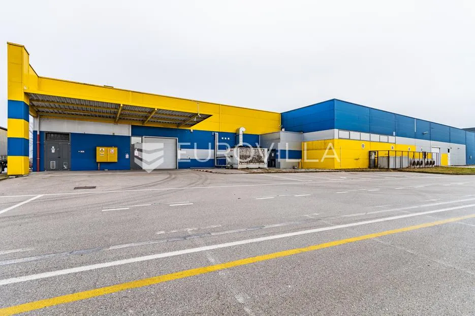 prelog, poslovni kompleks površine 3725 m² - slika 18