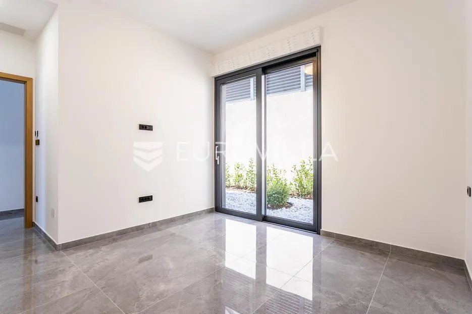 krilo jesenice, moderna vila 5* s bazenom i panoramskim pogledom, 100 m od mora - slika 20