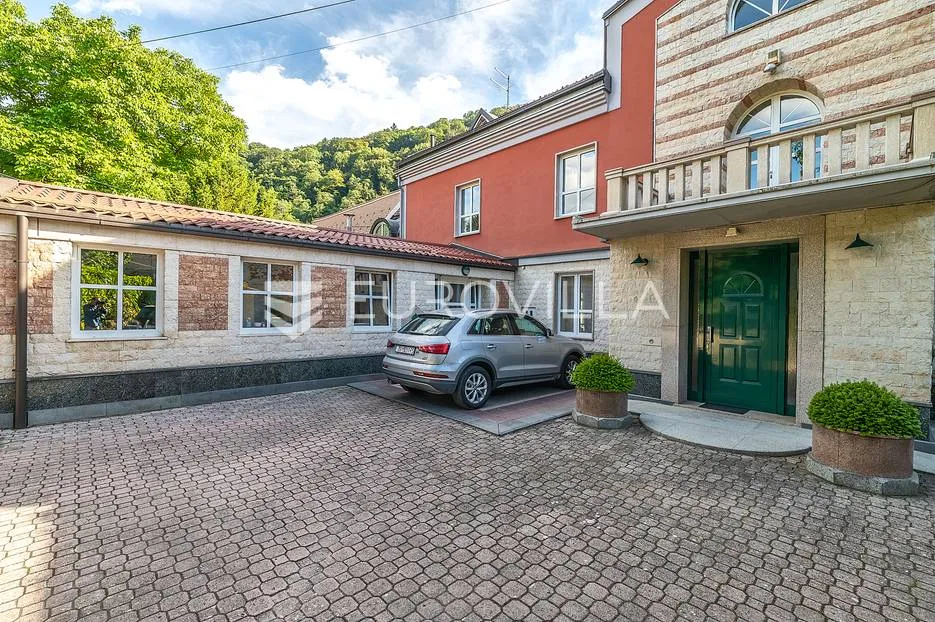 samobor, centar prekrasna obiteljska kuća 760 m² na parceli 1000 m² - slika 30