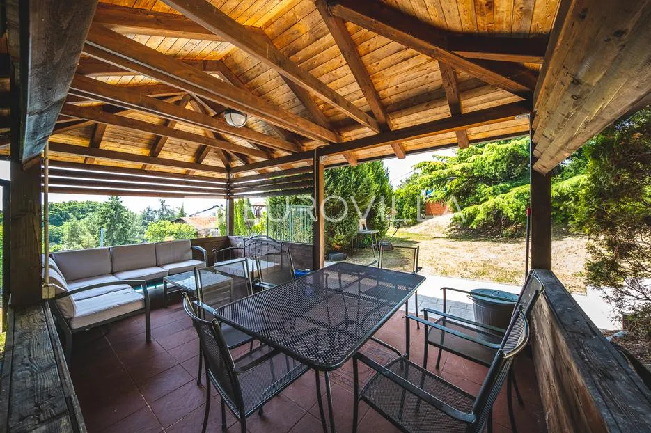 zagreb, remete, predivan četverosoban stan površine 176 m² - slika 37