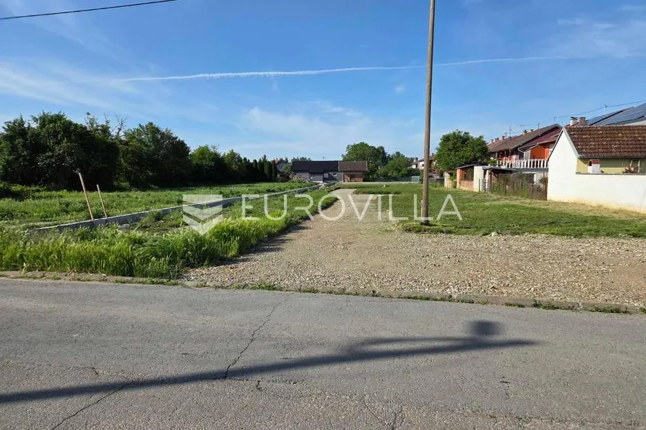 Osijek, Zeleno polje, prodaje se građevinsko zemljište površine 2371 m²