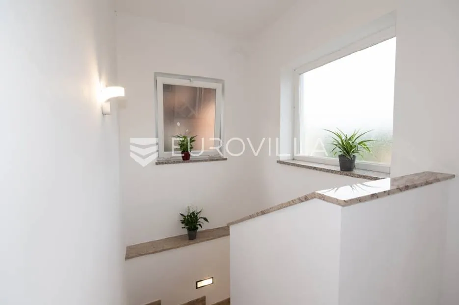 opatija, matulji, predivna moderna villa 400 m2 s bazenom - slika 20