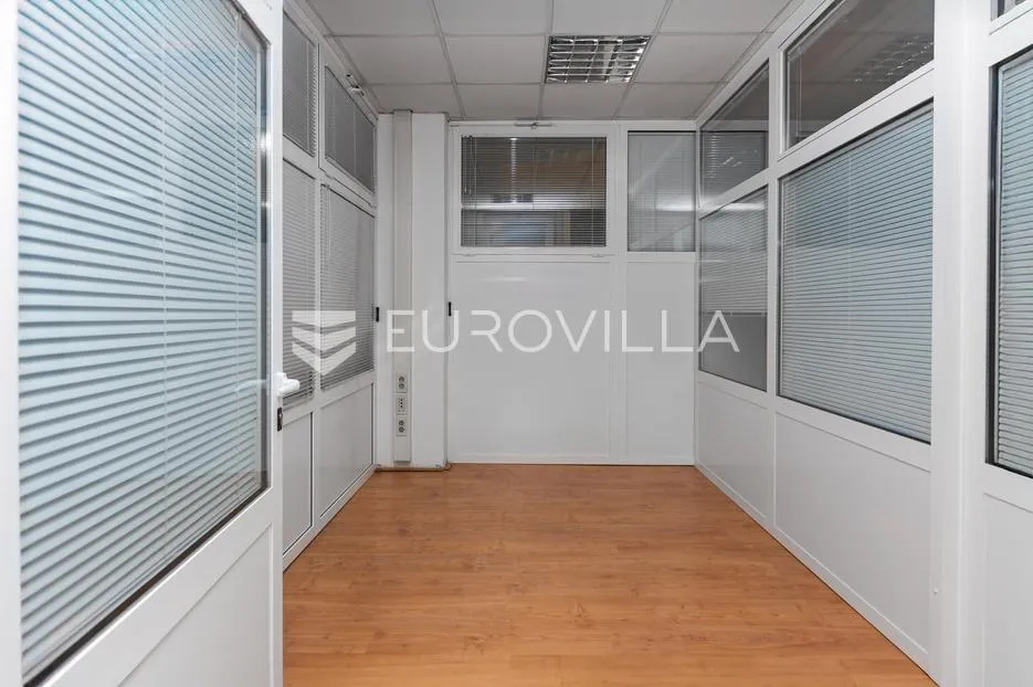 rijeka, centar, poslovni prostora 516 m², 1. kat, lift - slika 8