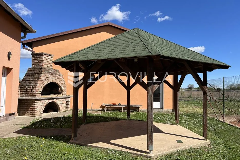 vukovar, mitnica, poslovni kompleks sa dva teniska terena, 3929 m². - slika 9