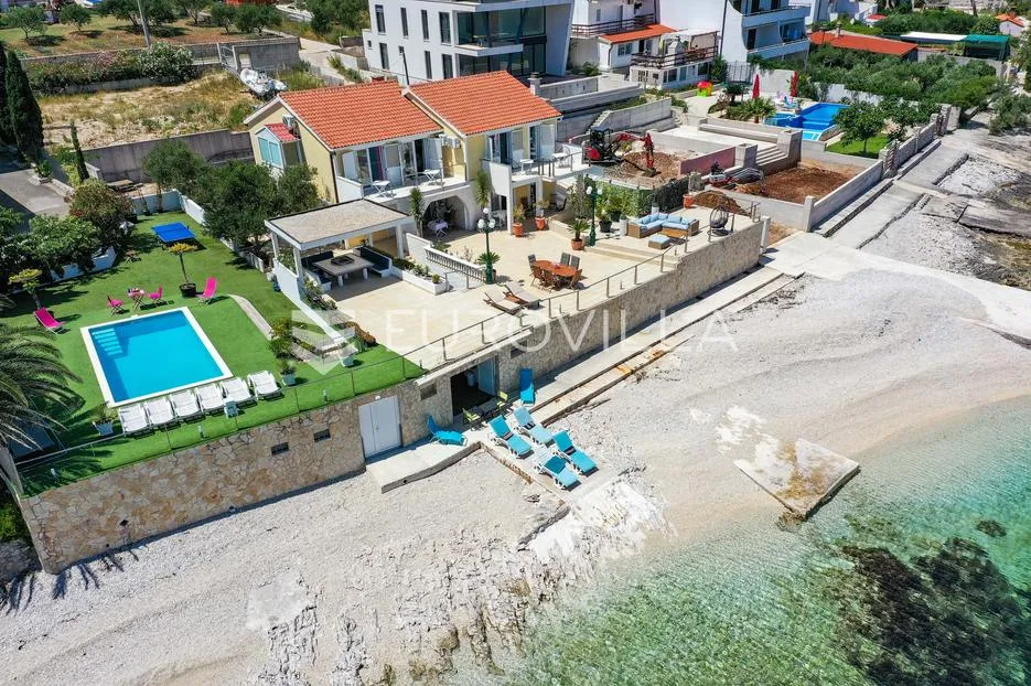 Otok Čiovo - prekrasna vila direktno na plaži