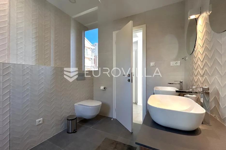 hvar, apartmanska vila sa pet uređenih apartmana - slika 33