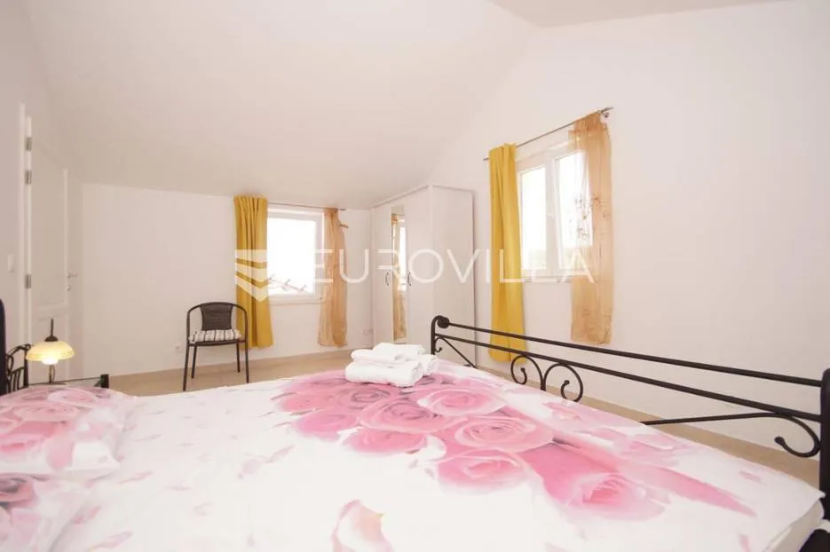 korčula, lijepa kuća u prvom redu do mora, 250m2 - slika 24