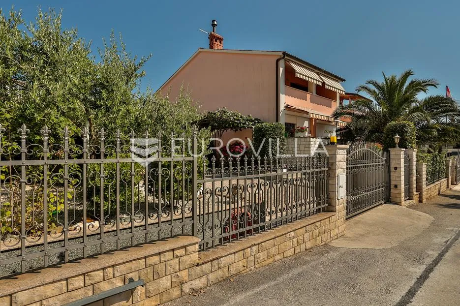 istra, pula - apartmanska kuća s pogledom na more u blizini plaže - slika 4