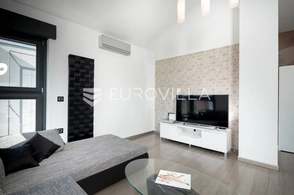 pula, moderan trosobni stan nkp 129 m2, širi centar grada - slika 33