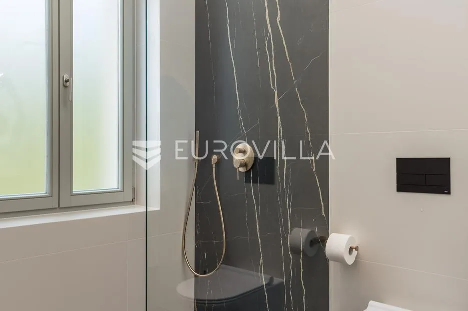 opatija, centar, novouređen luksuzan stan nkp 73,05 m2 - slika 9