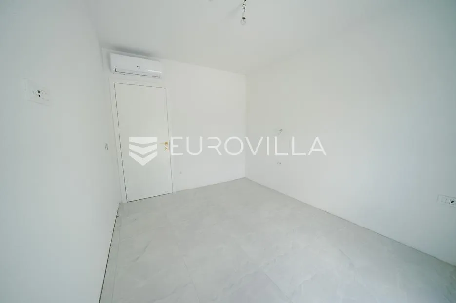 zadar, crno, moderan trosoban stan s bazenom, 95 m² - slika 19