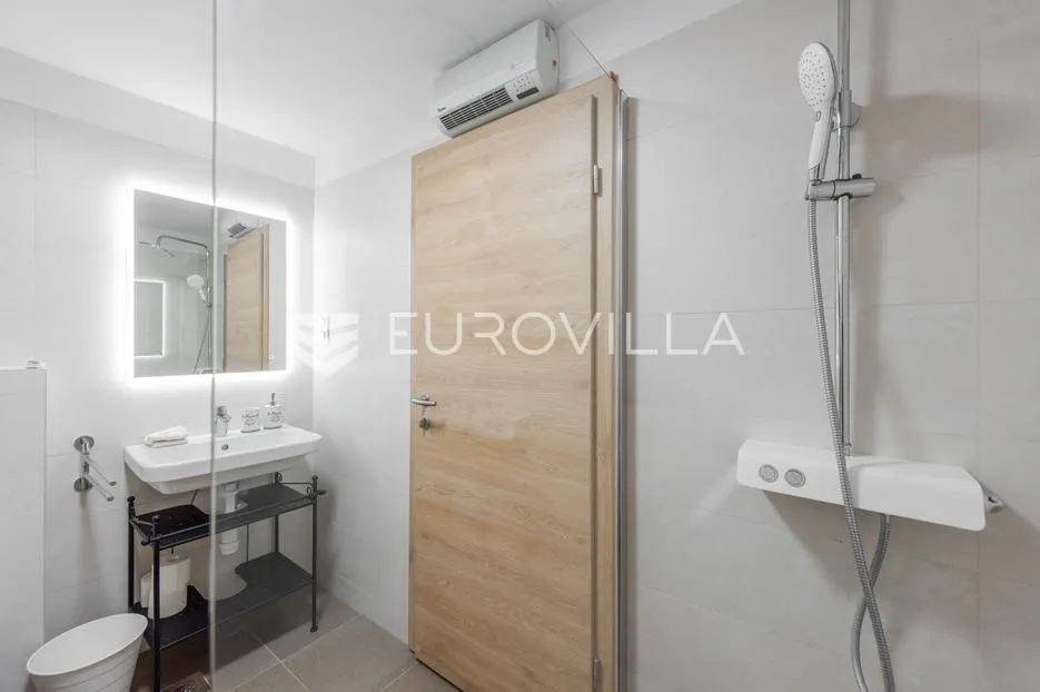 istra, umag, autentična istarska kamena kuća 260 m², okružena zelenilom, 1349 m² okućnice - slika 36