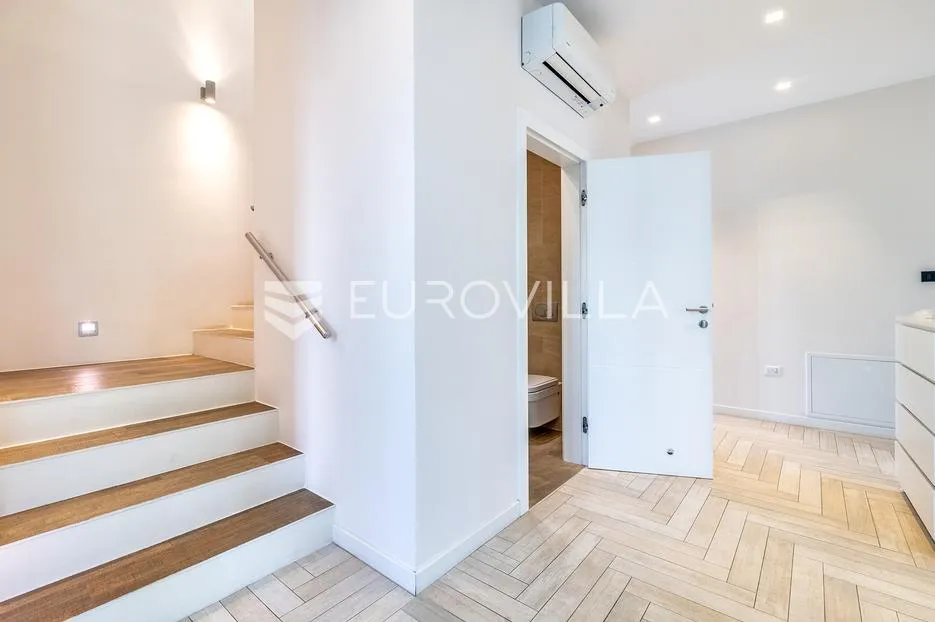 zagreb, blato, luksuzna dvojna kuća 320 m² - slika 9
