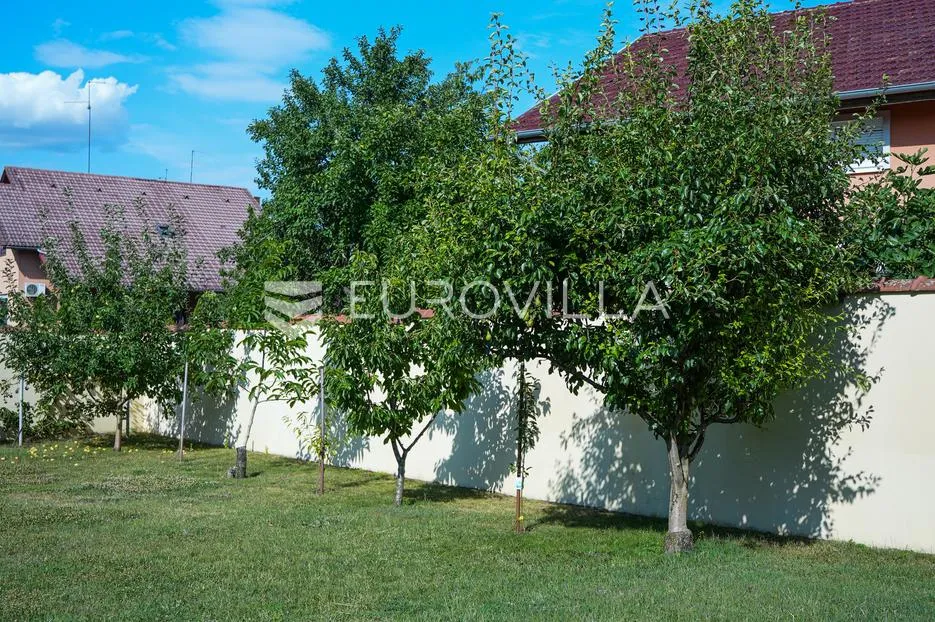 vinkovci, kuća 300 m², centar, namještena, odmah useljiva - slika 36