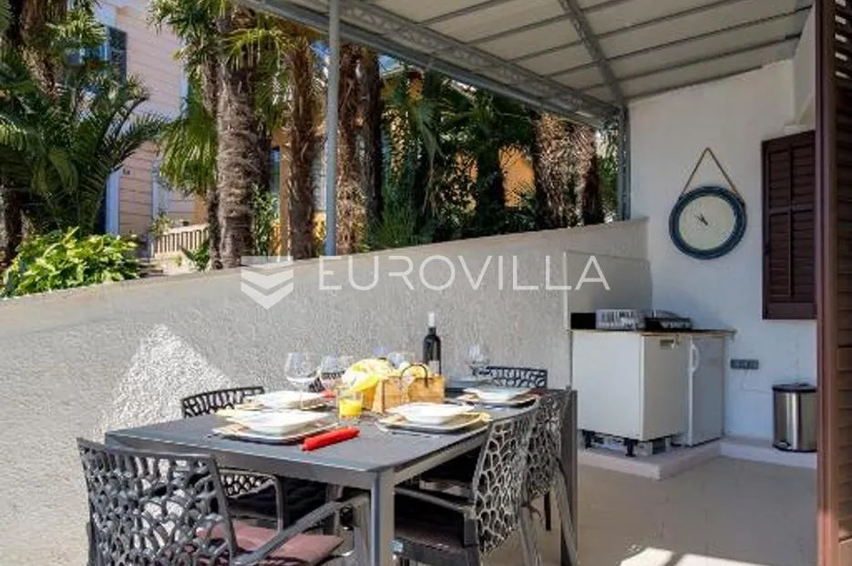 opatija, centar, najam, moderan trosoban stan od 80 m² s pogledom na more i vrtom - slika 18