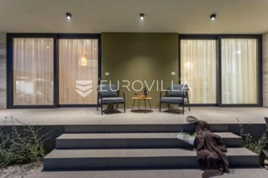 istra, smoljanci, kvalitetna i moderna samostojeća kuća, 208 m², grijani bazen 40 m² - slika 15