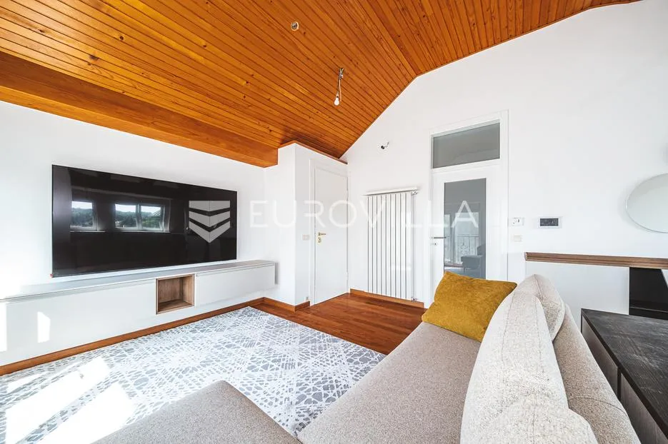 Zagreb, Maksimir, BUKOVAČKA, novouređen četverosoban stan 104 m2 + GPM