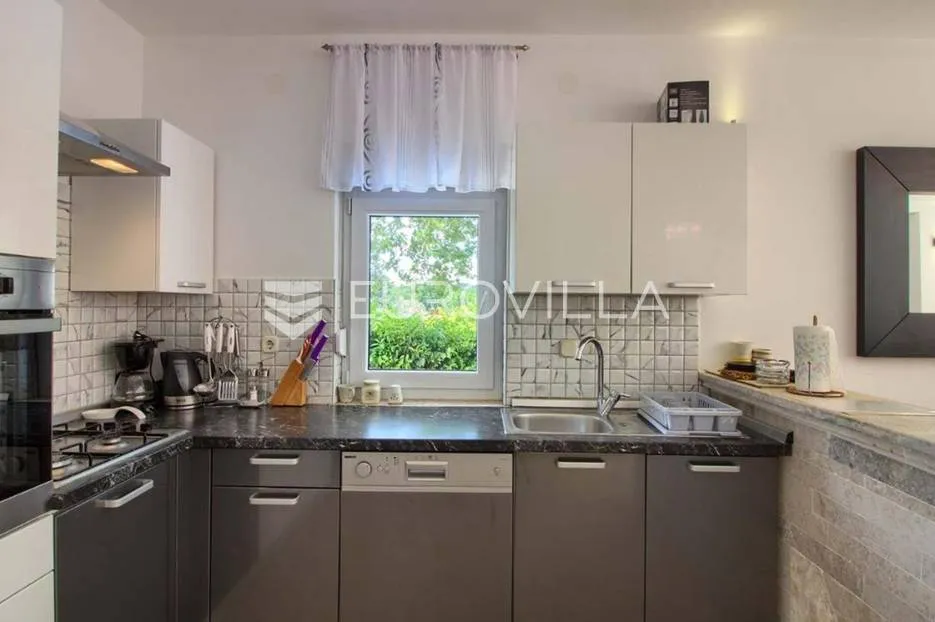 medulin, velika samostojeća kuća 360 m² s bazenom - slika 17