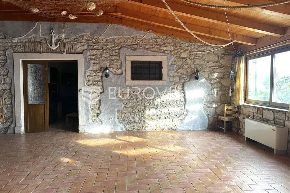 istra, brtonigla, šarmantna kamena kuća s investicijskim potencijalom - slika 2