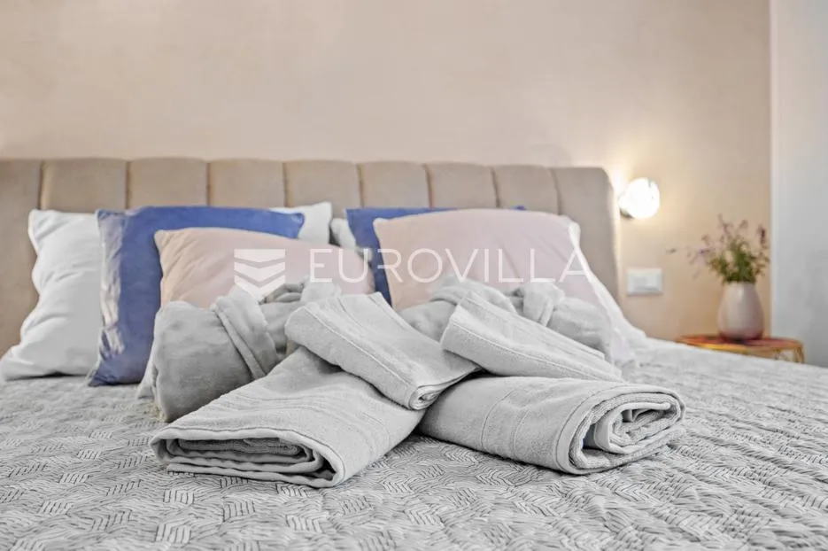 istra, rovinj, atraktivna kuća 170m2 s bazenom u neposrednoj blizini centra - slika 9