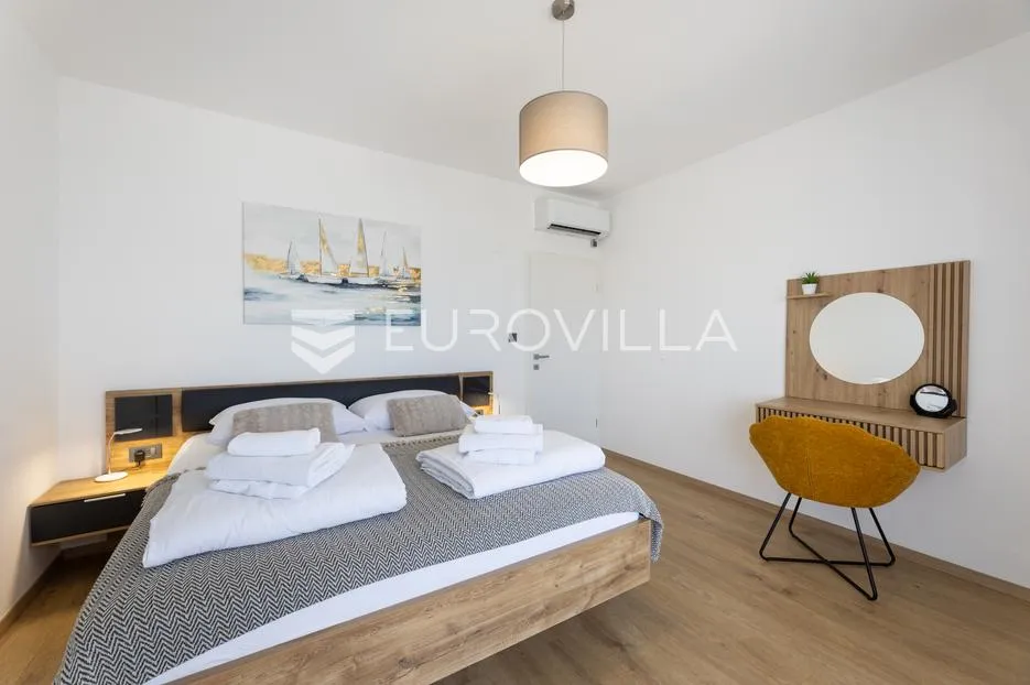 primošten, prekrasna vila s bazenom i pogledom na more, 311,56 m² - slika 24