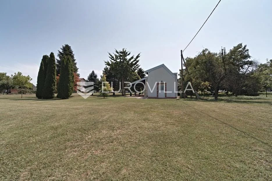 osijek, tvrđavica, zemljište s kućom 6924 m² izlaz na dvije ceste, 40 m fronte - slika 2
