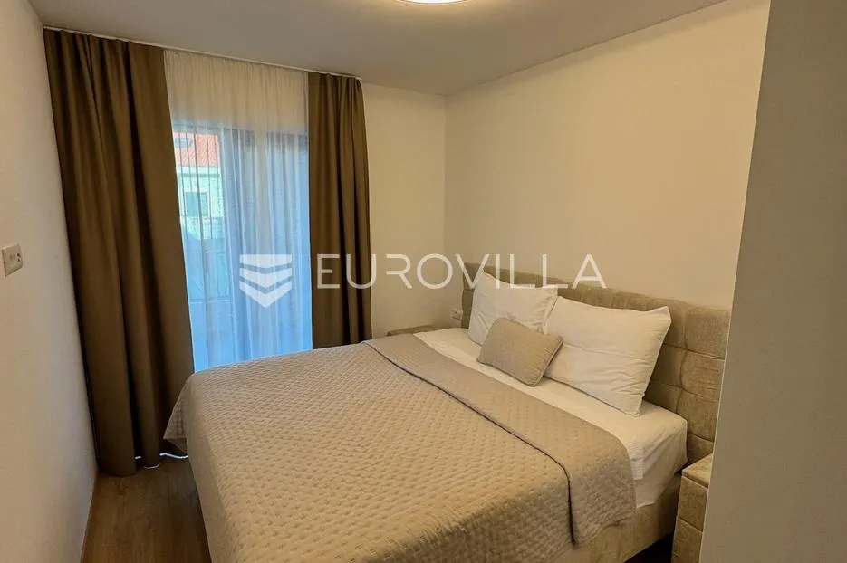 baška voda, novogradnja, useljiv, namješten, trosoban stan veličine 101, 50 m² - slika 6