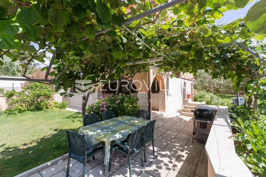 štinjan, prekrasna kuća u nizu s vrtom i pogledom more 300 m² - slika 76