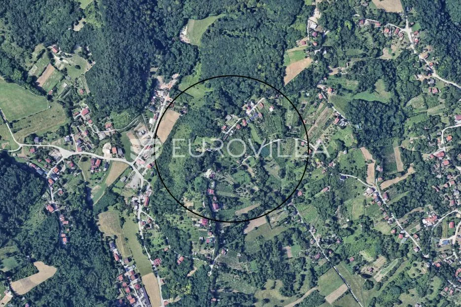 Zagreb, Veliki Vrh, zemljište s objektom za rušenje, 1750 m² - Novoselec