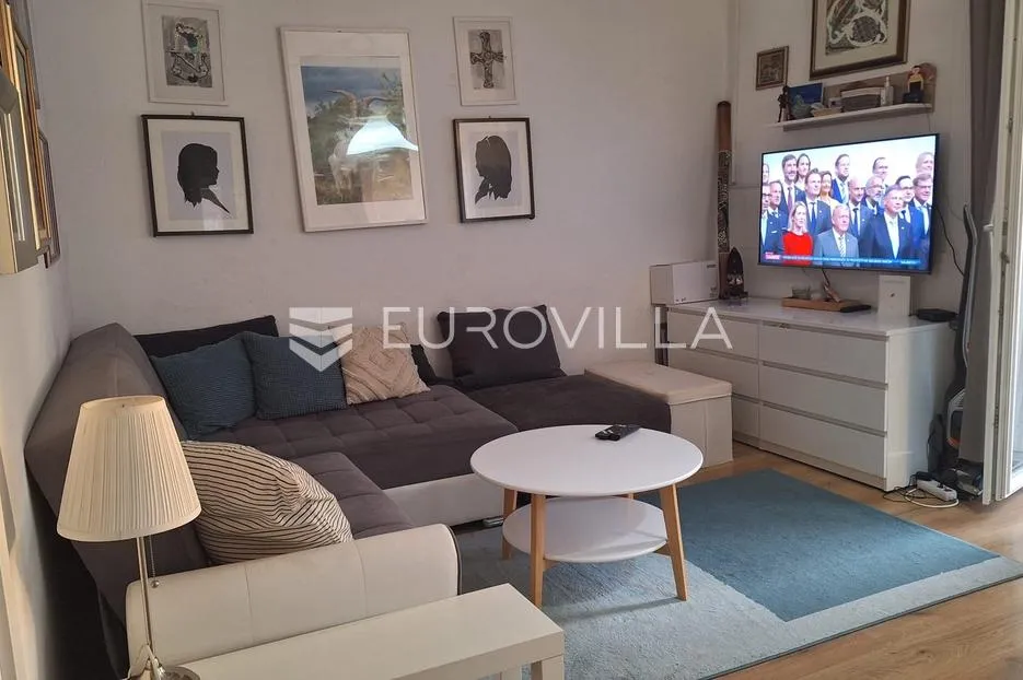 pula, centar: adaptiran trosoban stan 51 m², 100 m od arene, 1. kat, vrhunska lokacija - slika 2