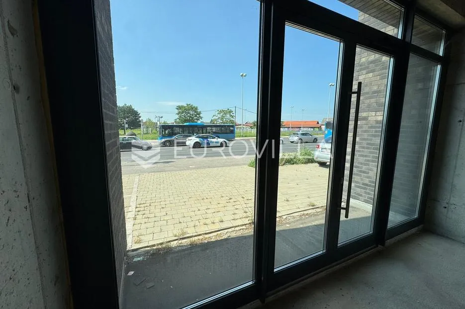 zagreb ilica atraktivan poslovni prostor, ulični lokal 215 m² terasa 95 m² 6 parkirnih mjesta - slika 13