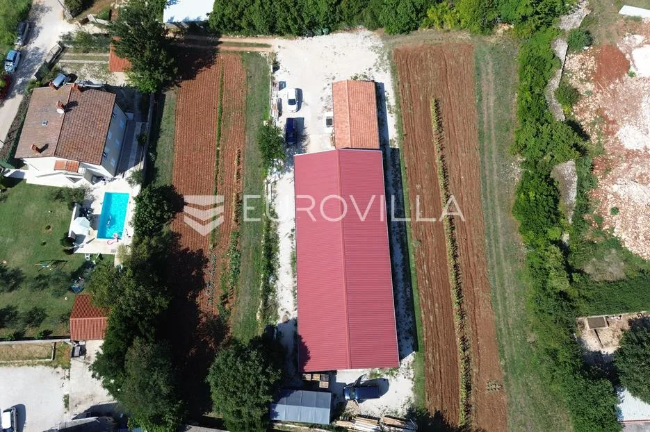 svetvinčenat, čabrunići, rijetkost na tržištu, prostrana hala s dodatne dvije garsonjere - slika 43