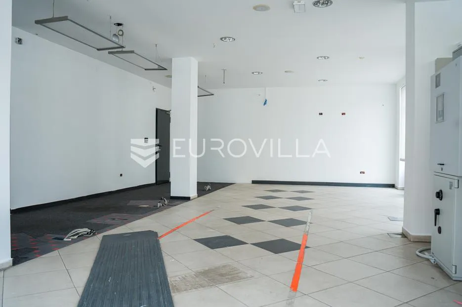 vinkovci, centar, atraktivan poslovni prostor 168 m² na frekventnoj kutnoj lokaciji - slika 5
