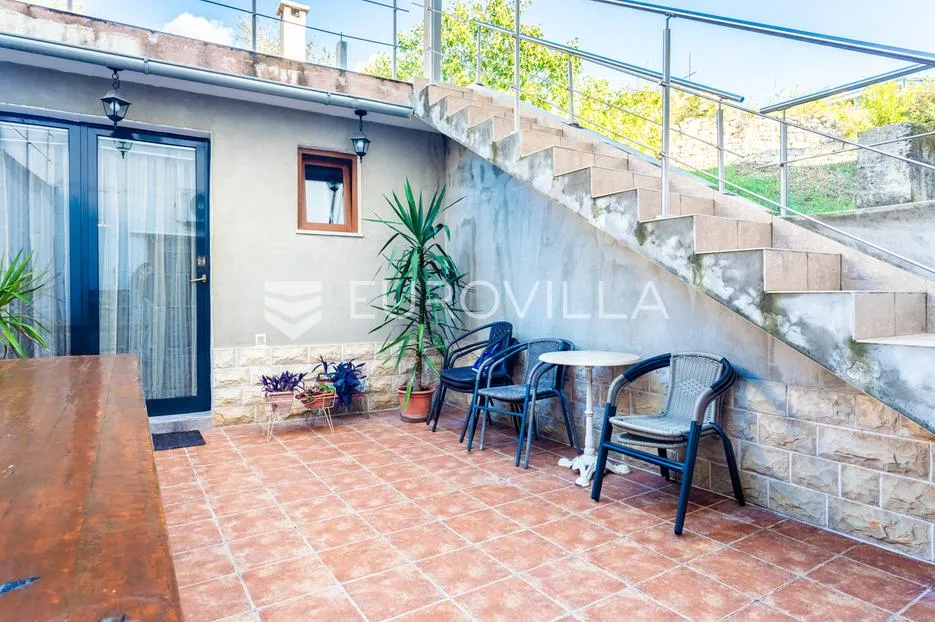 split, visoka, stan i dodatan studio apartman za dugoročan najam u blizini sveučilišta - slika 12