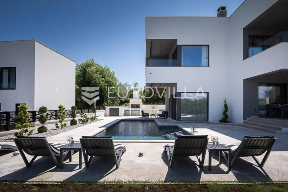 istra, rakalj, prekrasna vila s pogledom na raški zaljev nkp 270 m2 - slika 24