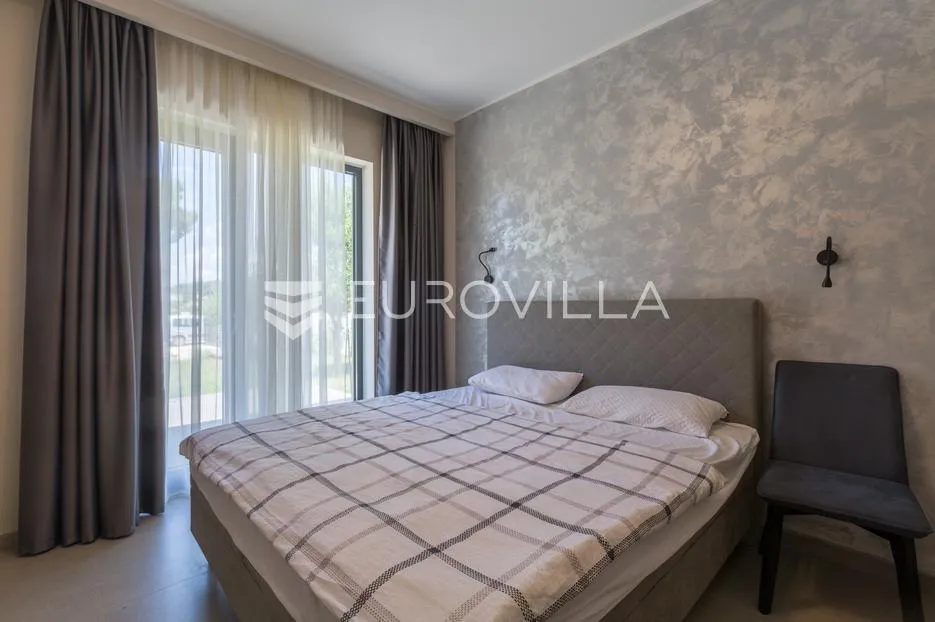 istra, rovinj, vila moderne arhitekture na 300 metara od mora - slika 9