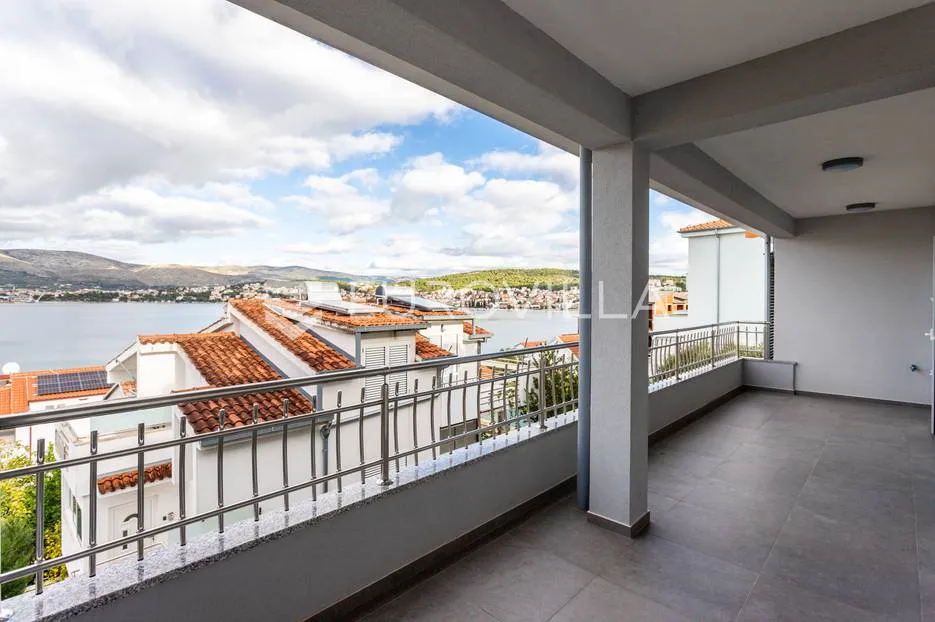 trogir, okrug gornji, prekrasna vila s pogledom na more - slika 2
