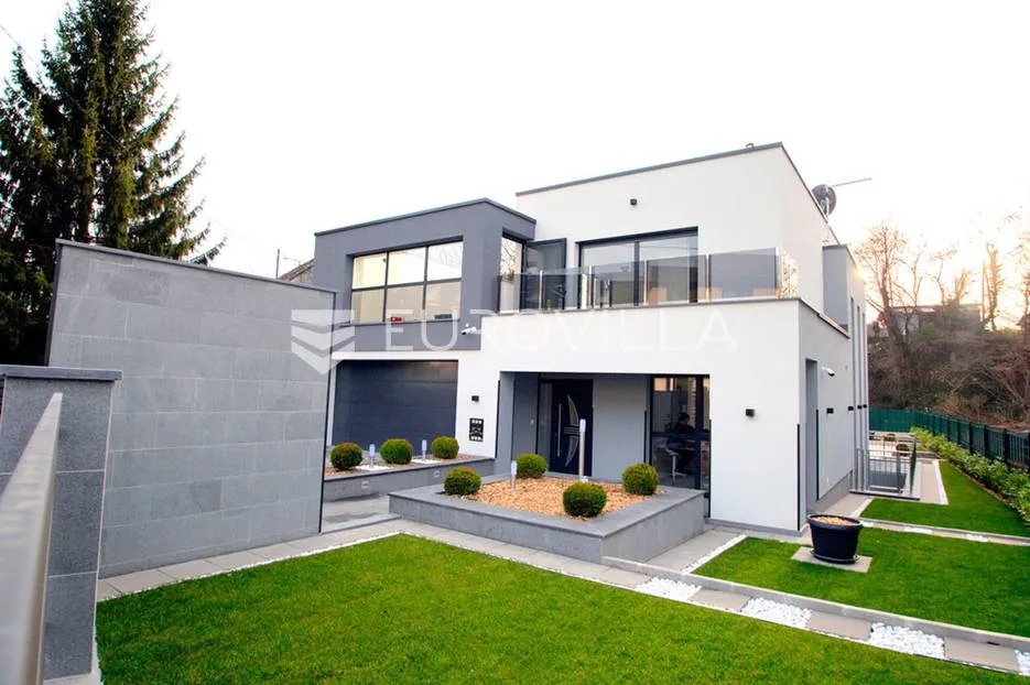 Maksimir luksuzna novoizgrađena obiteljska villa s bazenom - Zagreb