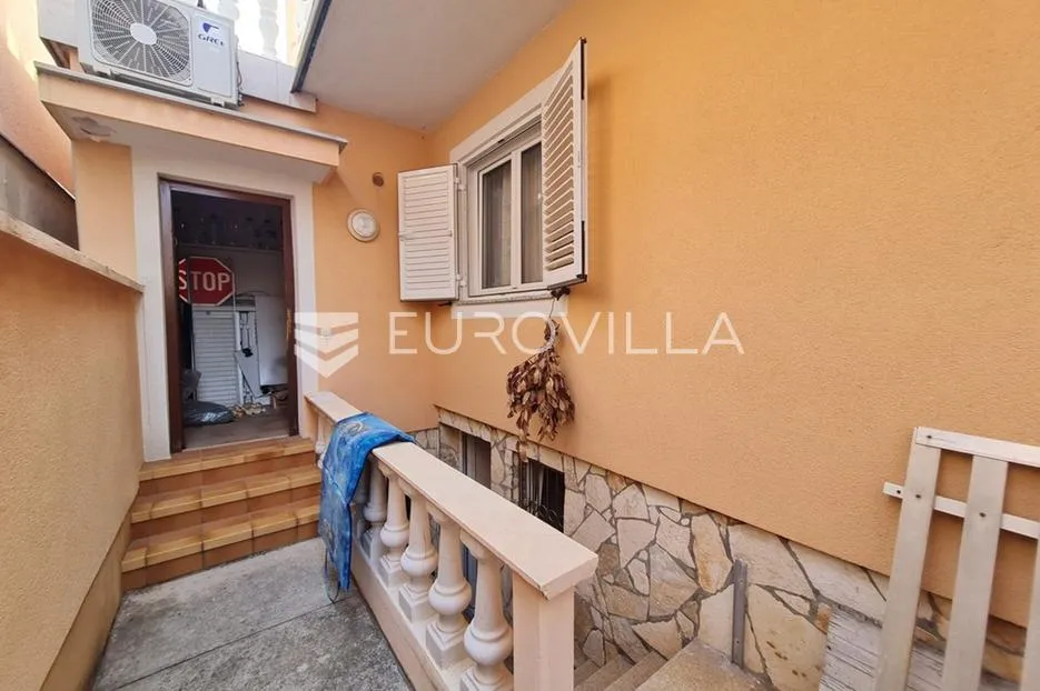 vir, samostojeća kuća, 130 m od plaže s dva odvojena apartmana - slika 22