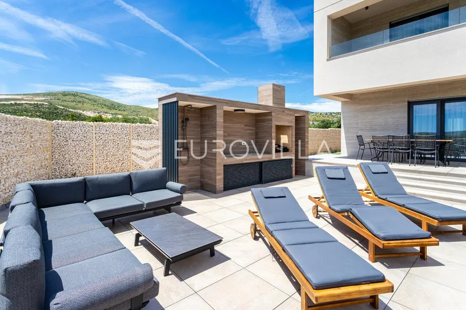 trogir, plano, moderna dizajnerska vila s bazenom - slika 33