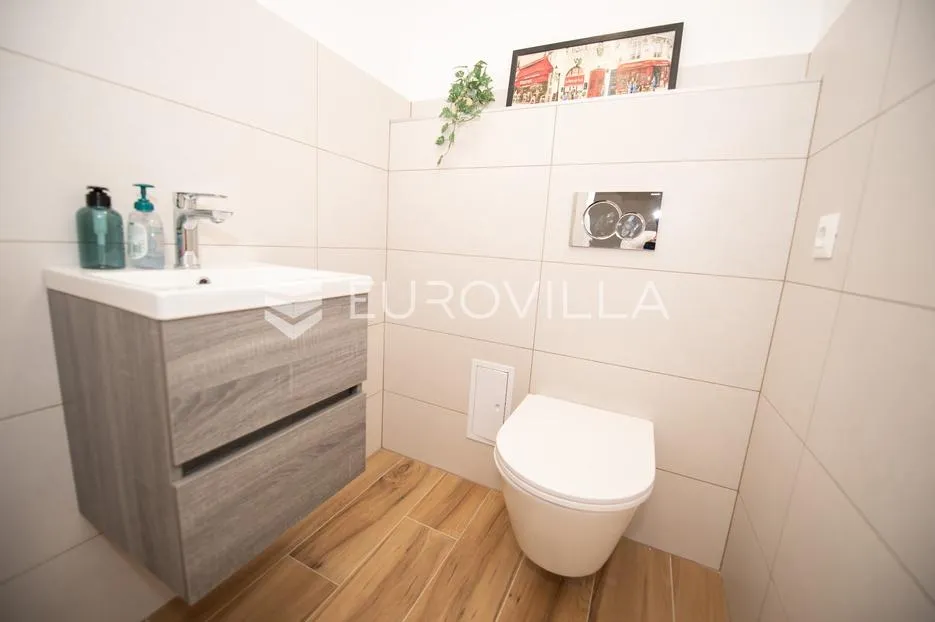 kaštela, kaštel sućurac, predivna kamena kuća uz more - slika 21