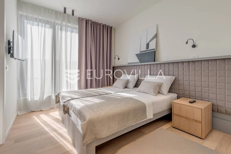 primošten luksuzna vila s bazenom - slika 50