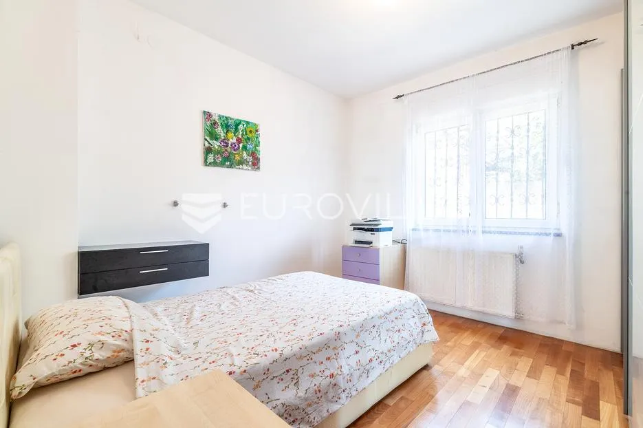 zagreb, vrhovec, atraktivna vila s vrtom i parkingom, 530 m² - slika 16