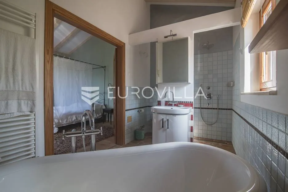 istra, šorići, luksuzna šarmantna kamena kuća 388m2 s grijanim bazenom i predivnom okućnicom - slika 8