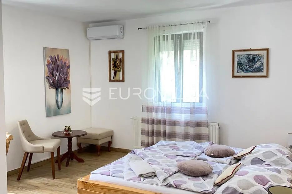 plitvička jezera, korenica, dvije kuće 470 m² - slika 17