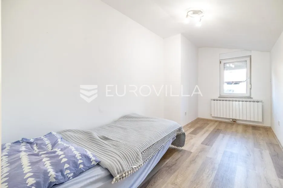 zagreb, laščina, podvršje, potpuno namještena kuća sa 3 parking mjesta, 225 m² - slika 8
