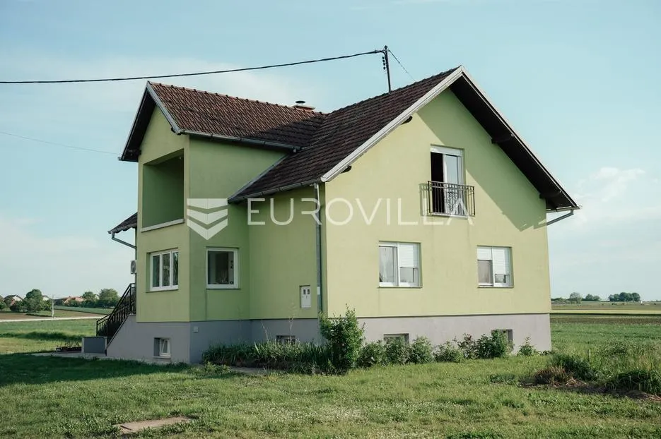 nuštar, prostrana obiteljska kuća 280 m², na zemljištu od 5684 m² - slika 2