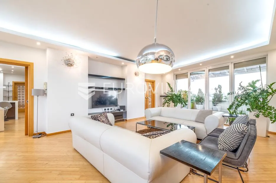 zagreb, trakošćanska, luksuzan četverosoban penthouse 304 m² i garaža za dva automobila - slika 3