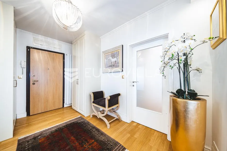 zagreb vrbani iii luksuzan penthouse prvi red do jezera - slika 24