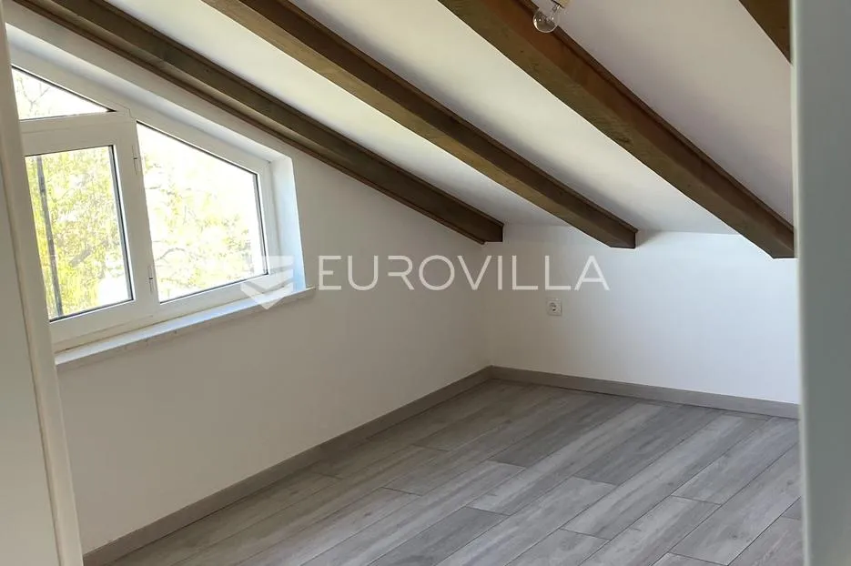 otok korčula, lumbarda, dvoetažni stan površine 127 m², 2 red uz more - slika 12